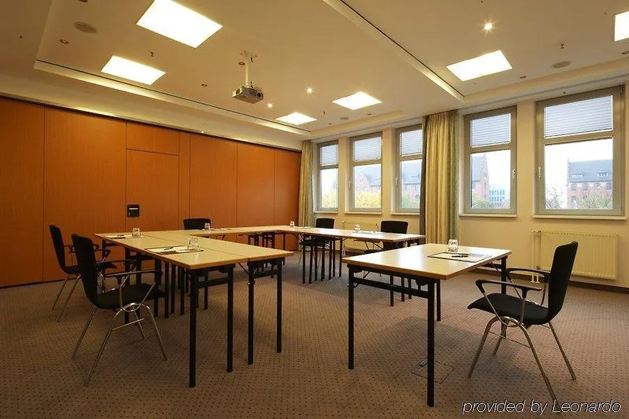 Intercityhotel Berlin Ostbahnhof 3*,  Alemania