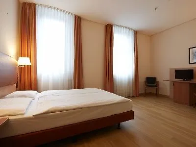 Intercityhotel Berlin Ostbahnhof Hotel
