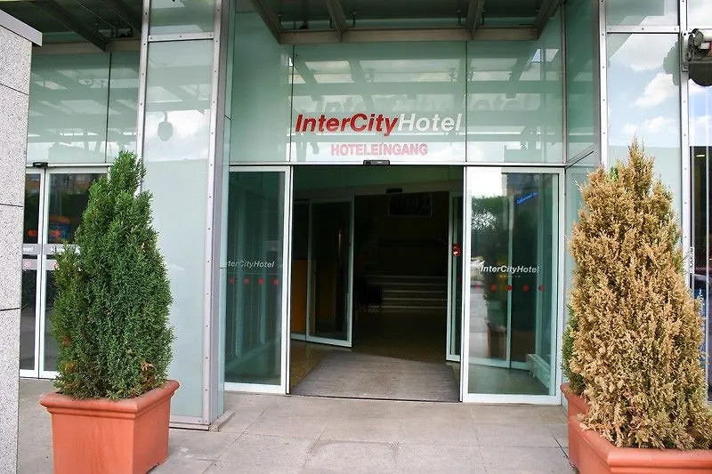 Intercityhotel Berlin Ostbahnhof 3*,