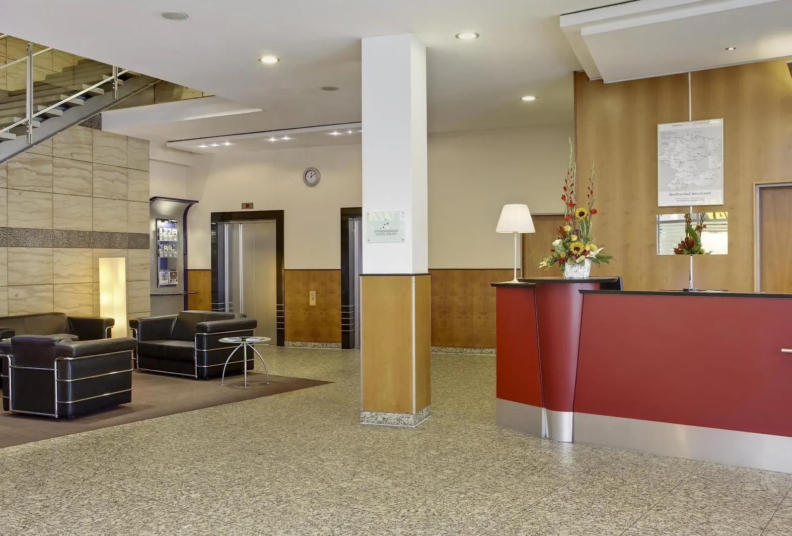 Intercityhotel Berlin Ostbahnhof 3*,