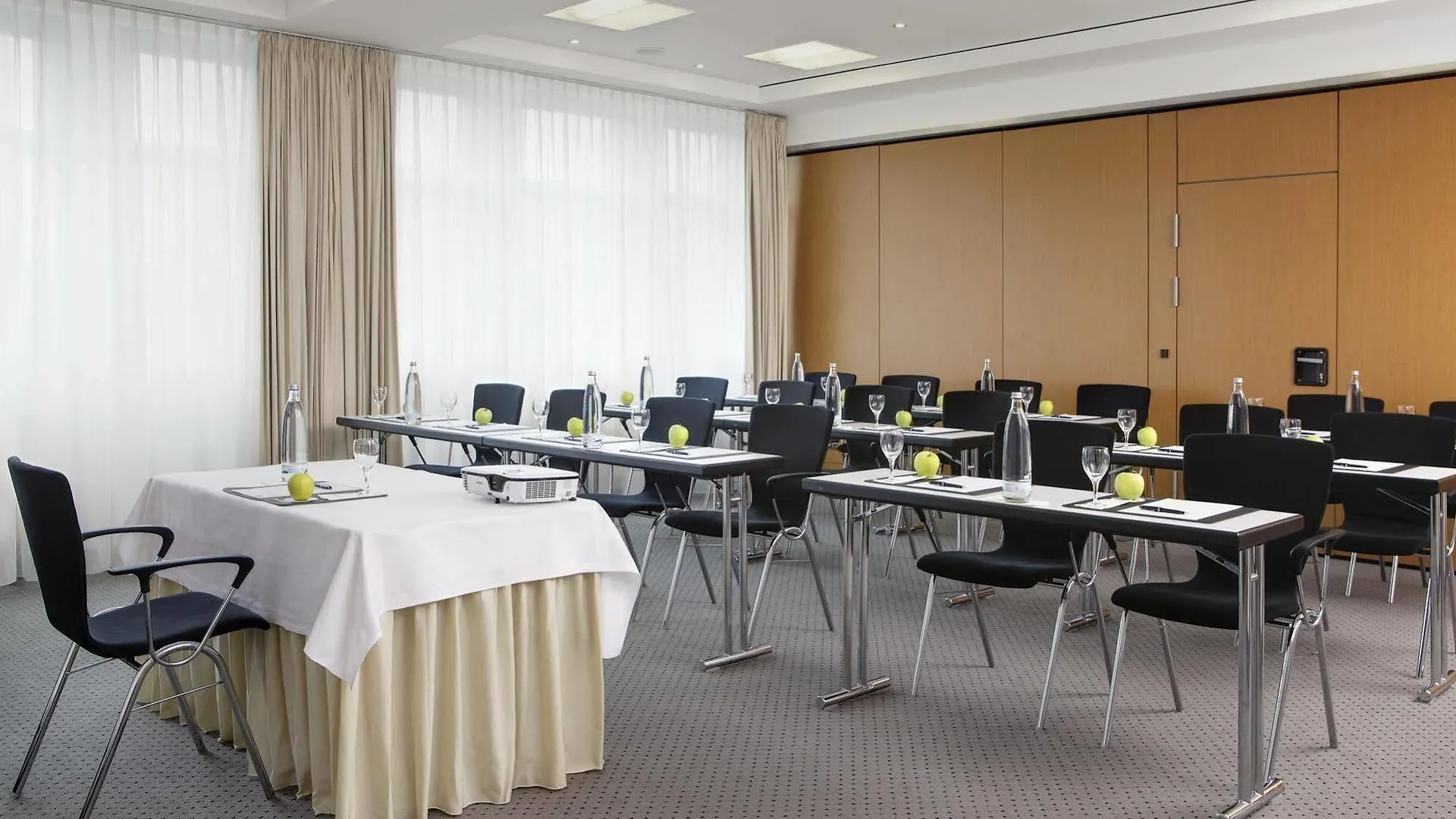 Intercityhotel Berlin Ostbahnhof