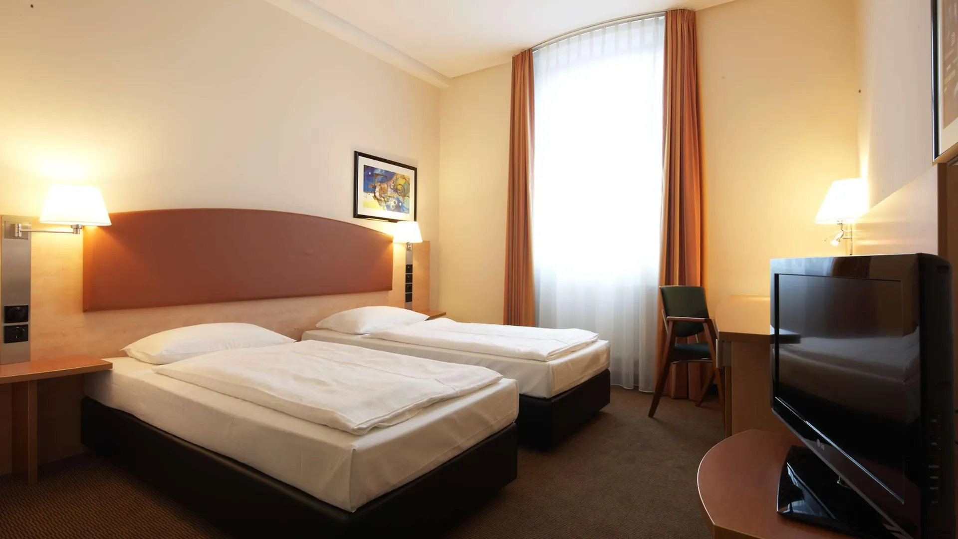 Intercityhotel Berlin Ostbahnhof 3*,  Németország