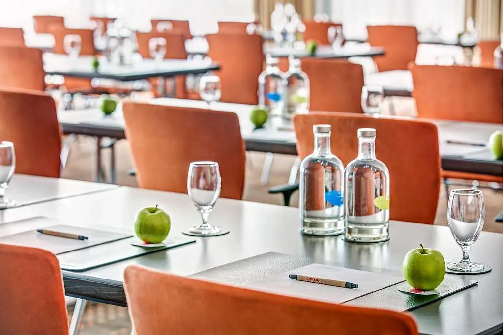 *** Szálloda Intercityhotel Berlin Ostbahnhof Németország